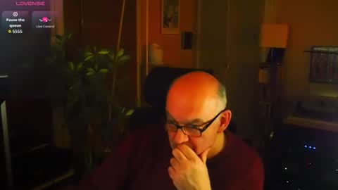 Snapshot of warp147 chatting on 11, 11, 2025 warp147 online show from 11, 11, 2025