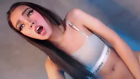 Snapshot of water_lily28 chatting on 27, 9, 2025 Isla Fox online show from 27, 9, 2025