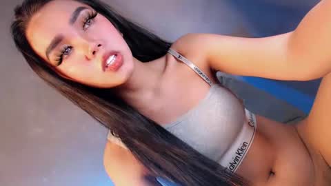 Snapshot of water_lily28 chatting on 3, 10, 2025 Isla Fox online show from 3, 10, 2025