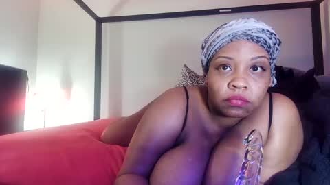 LAUREN LUSH online show from 9, 2, 2025