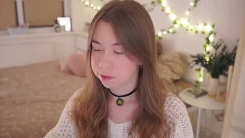 Snapshot of watermelon_sugar_ chatting on 3, 12, 2025 Tess Pls support me with Can we reach 155 my favorite number online show from 3, 12, 2025