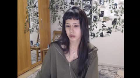 Snapshot of wavy_nights chatting on 17, 10, 2025 Mina online show from 17, 10, 2025