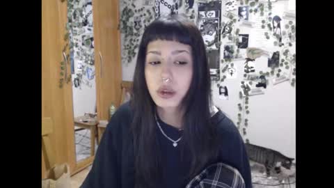 Snapshot of wavy_nights chatting on 21, 10, 2025 Mina online show from 21, 10, 2025