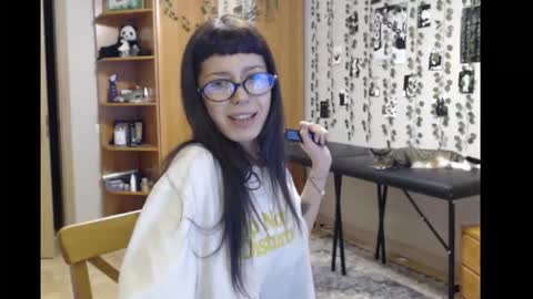 Snapshot of wavy_nights chatting on 23, 11, 2025 Mina online show from 23, 11, 2025