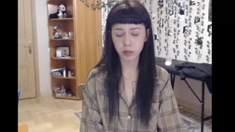 Snapshot of wavy_nights chatting on 4, 12, 2025 Mina online show from 4, 12, 2025