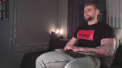 Snapshot of waynemiller_ chatting on 25, 10, 2025 Wayne online show from 25, 10, 2025