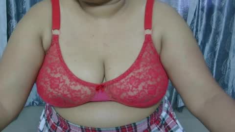 Snapshot of we_are_indian chatting on 20, 5, 2026 khushiwife kabirhubby kavyasexy gf online show from 20, 5, 2026