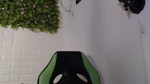 Trixie 3 online show from 20, 1, 2025