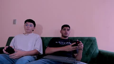 Jhonny Dick  his neighbors. online show from 7, 1, 2025