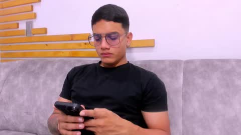 Jhonny Dick  his neighbors. online show from 3, 10, 2025