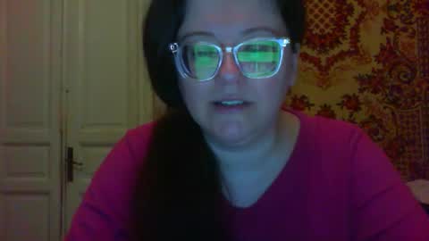 Snapshot of webgirl2 chatting on 18, 11, 2025 Marina online show from 18, 11, 2025