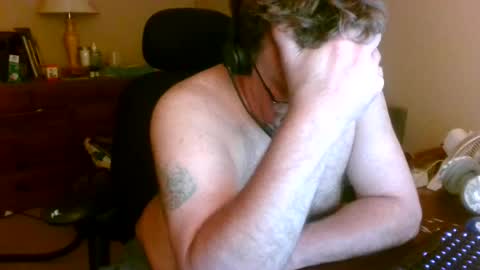 Snapshot of welderod chatting on 2, 7, 2026 welderod online show from 2, 7, 2026