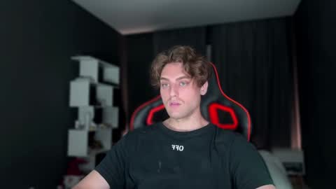 Snapshot of wellidonehere chatting on 3, 11, 2025 wellidonehere online show from 3, 11, 2025