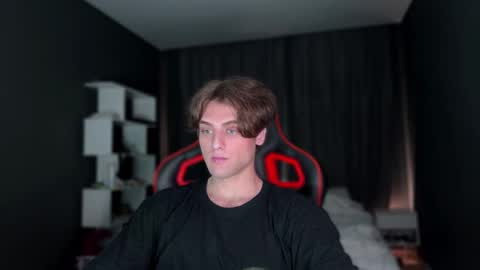 Snapshot of wellidonehere chatting on 4, 11, 2025 wellidonehere online show from 4, 11, 2025