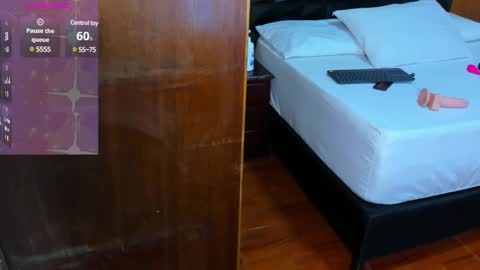 Snapshot of wendy_marshall chatting on 1, 2, 2025 Wendy Marshall online show from 1, 2, 2025