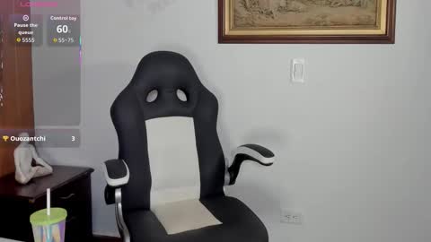 Snapshot of wendy_marshall chatting on 10, 11, 2025 Wendy Marshall online show from 10, 11, 2025