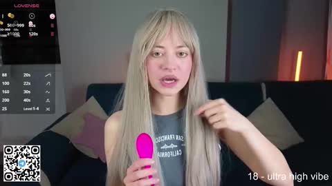 Snapshot of wendylovelylovew chatting on 24, 9, 2025 Wendy online show from 24, 9, 2025