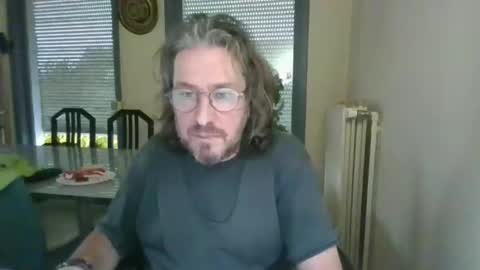 Snapshot of wesh_wesh chatting on 1, 12, 2025 wesh wesh online show from 1, 12, 2025