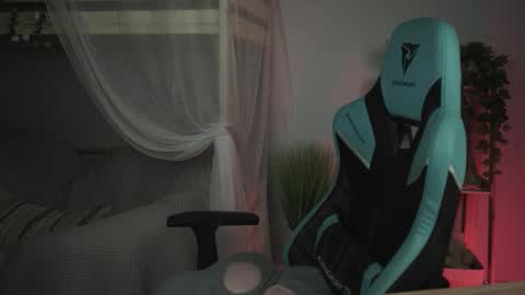 little girl who is always rightLisa online show from 19, 10, 2025