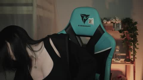 little girl who is always rightLisa online show from 22, 10, 2025