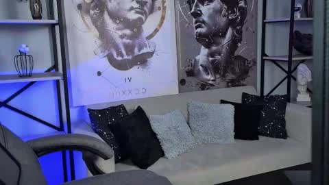 little girl who is always rightLisa online show from 16, 2, 2026