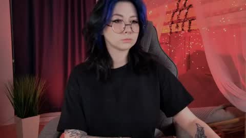 little girl who is always rightLisa online show from 13, 4, 2026