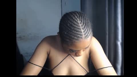 Snapshot of wet_juicypussy chatting on 28, 12, 2024 queen online show from 28, 12, 2024