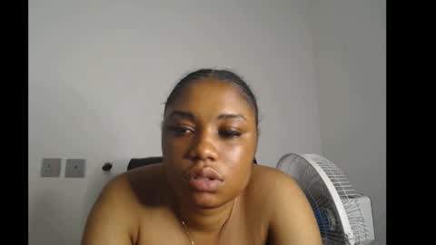 Snapshot of wet_juicypussy chatting on 31, 12, 2024 queen online show from 31, 12, 2024