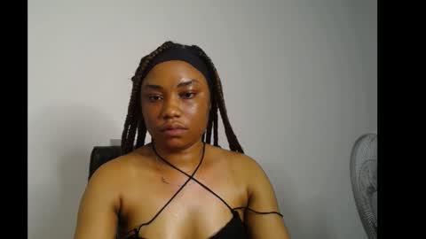 Snapshot of wet_juicypussy chatting on 6, 1, 2025 queen online show from 6, 1, 2025