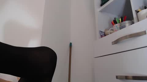 Snapshot of wet_liss chatting on 20, 2, 2025 Diva online show from 20, 2, 2025