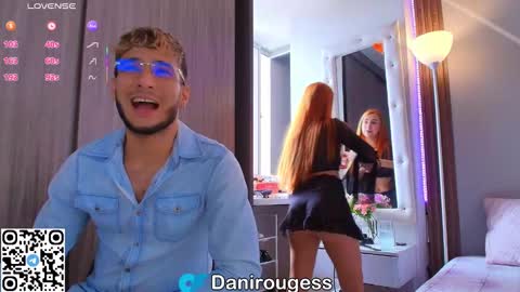 Snapshot of wetbubble chatting on 20, 10, 2025 Mia and Dylan online show from 20, 10, 2025