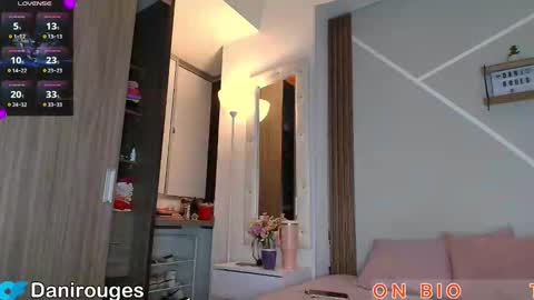 Snapshot of wetbubble chatting on 17, 11, 2025 Mia and Dylan online show from 17, 11, 2025