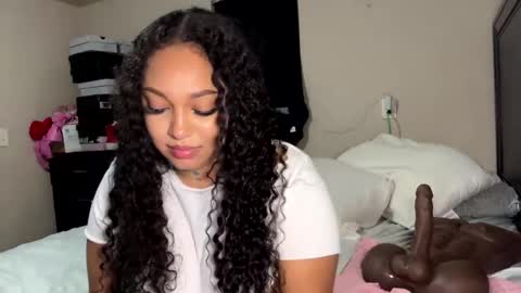 SheSquirts online show from 9, 1, 2025