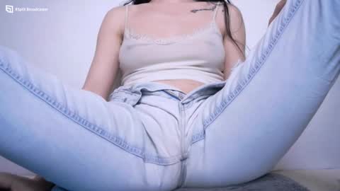 Snapshot of wetdream221 chatting on 12, 3, 2025 Beatrice Moan from LovenseWet from Tip MenuOpen for Private online show from 12, 3, 2025