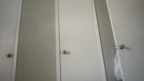 Snapshot of wetkyliecreams chatting on 11, 9, 2025 Kylie online show from 11, 9, 2025