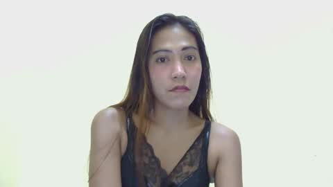 wetpetitechix online show from 19, 5, 2026