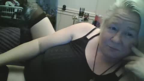 Snapshot of whipsnap19 chatting on 27, 10, 2025 whipsnap19 online show from 27, 10, 2025