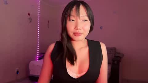 Snapshot of whisperofdarsy chatting on 27, 11, 2025 DarsyWhispers online show from 27, 11, 2025