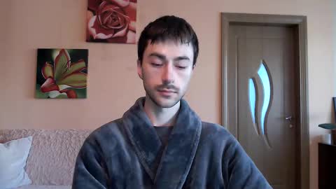 Snapshot of white_sport chatting on 8, 10, 2025 Tom online show from 8, 10, 2025