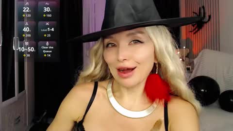 Snapshot of whitelabunny chatting on 2, 11, 2025 WhiteLaBunny online show from 2, 11, 2025