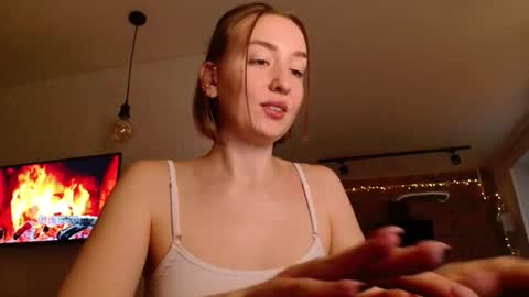 Snapshot of whiteprincessluna chatting on 19, 11, 2025 You wont find me here on Saturdays and Sundays online show from 19, 11, 2025