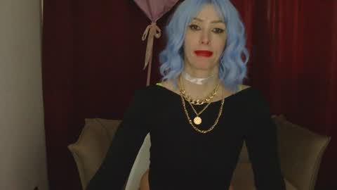 White Queen online show from 5, 2, 2025