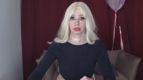 White Queen online show from 4, 3, 2025