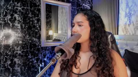 Whitney  online show from 14, 9, 2025