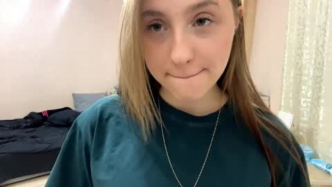Vicky online show from 15, 4, 2026