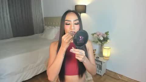 Snapshot of whitneytop69 chatting on 8, 11, 2025 Arra Brown online show from 8, 11, 2025