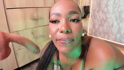 Snapshot of whitneyyfox chatting on 27, 5, 2026 whitneyyfox online show from 27, 5, 2026
