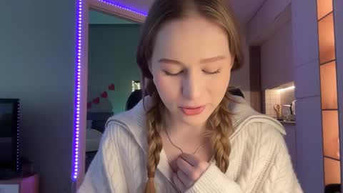 Snapshot of whoisalisa chatting on 2, 12, 2024 Alisa online show from 2, 12, 2024