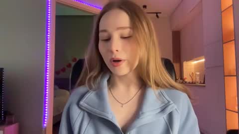 Snapshot of whoisalisa chatting on 8, 12, 2024 Alisa online show from 8, 12, 2024