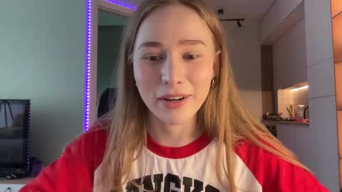 Snapshot of whoisalisa chatting on 10, 12, 2024 Alisa online show from 10, 12, 2024